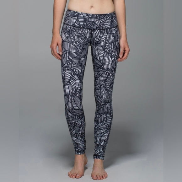 Sz8 Lululemon Wunder Under Pant in Banana Leaf White Black VGUC - Picture 2 of 15